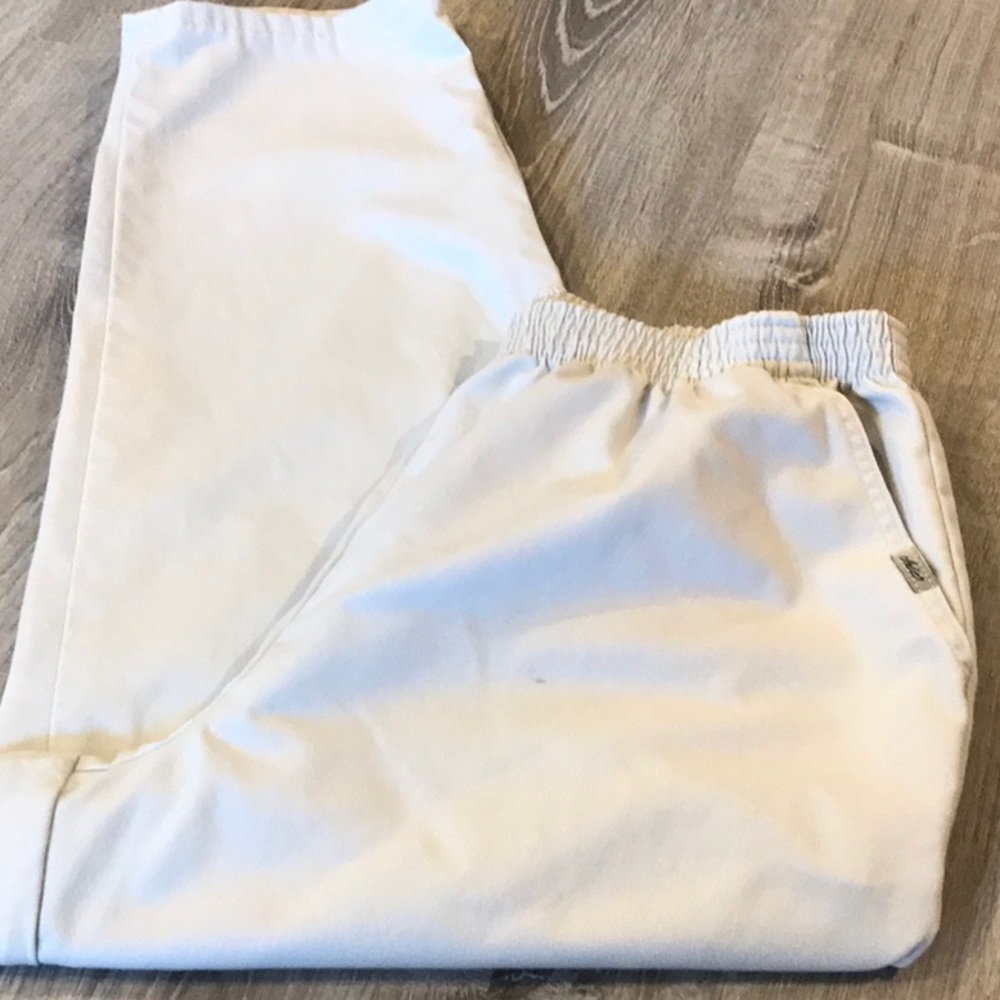 chic White Straight-Leg Pants
